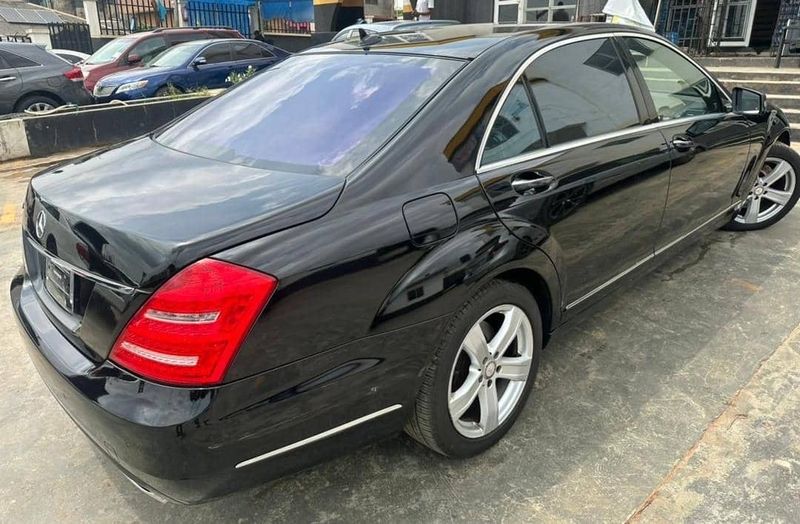 Thumbnail 8 of 2012 Mercedes-Benz S-Class S550